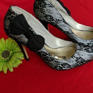 RSVP Black Lace over Cream Heels w/Bow sz.8 (B)